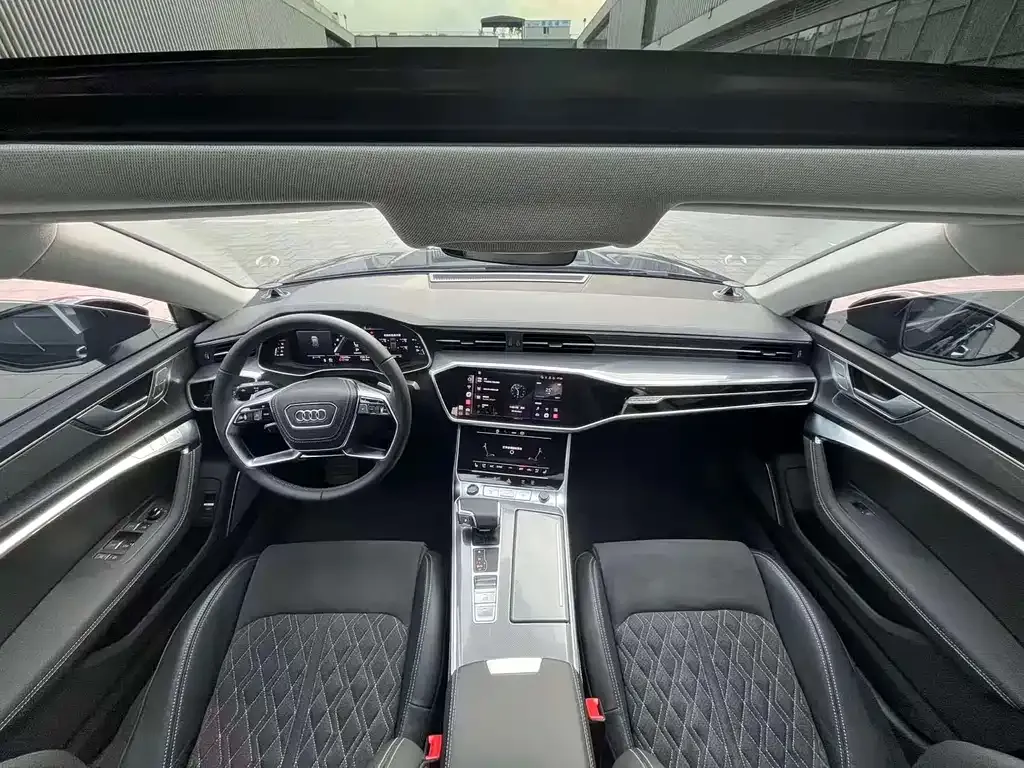Audi A7L 2024 из CN, фото 2
