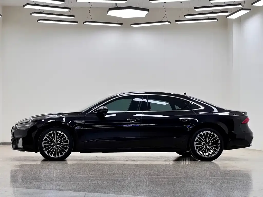 Audi A7L — фото 6