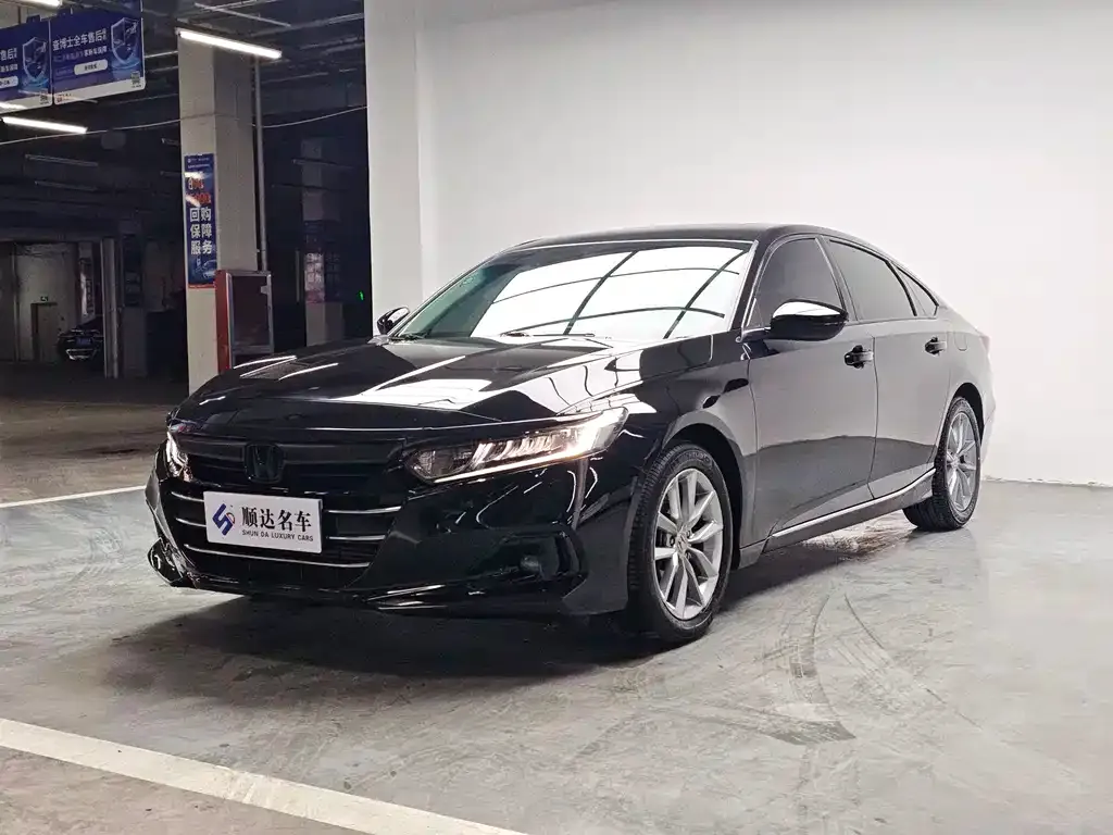 Honda Accord — фото 1