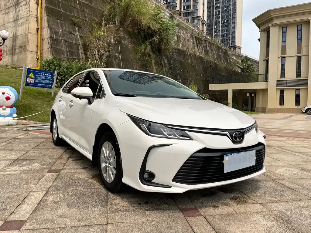 Toyota Corolla — фото 6