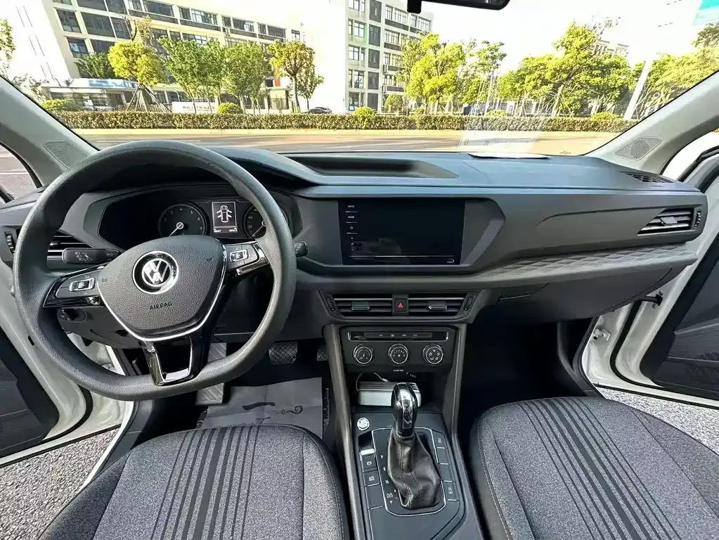 Volkswagen Tharu — фото 4