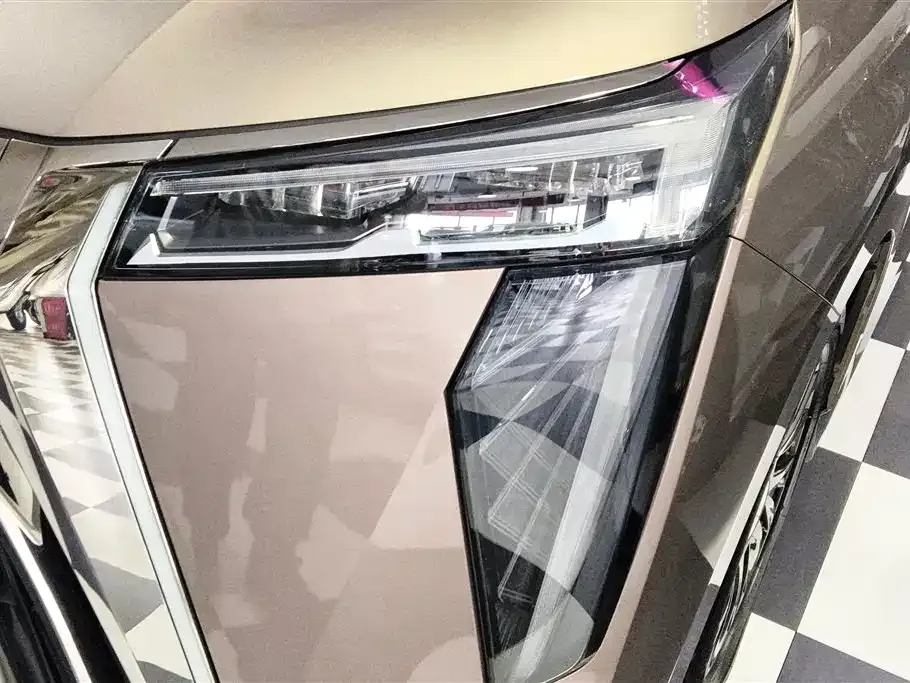 GAC Motor Trumpchi M8 — фото 2