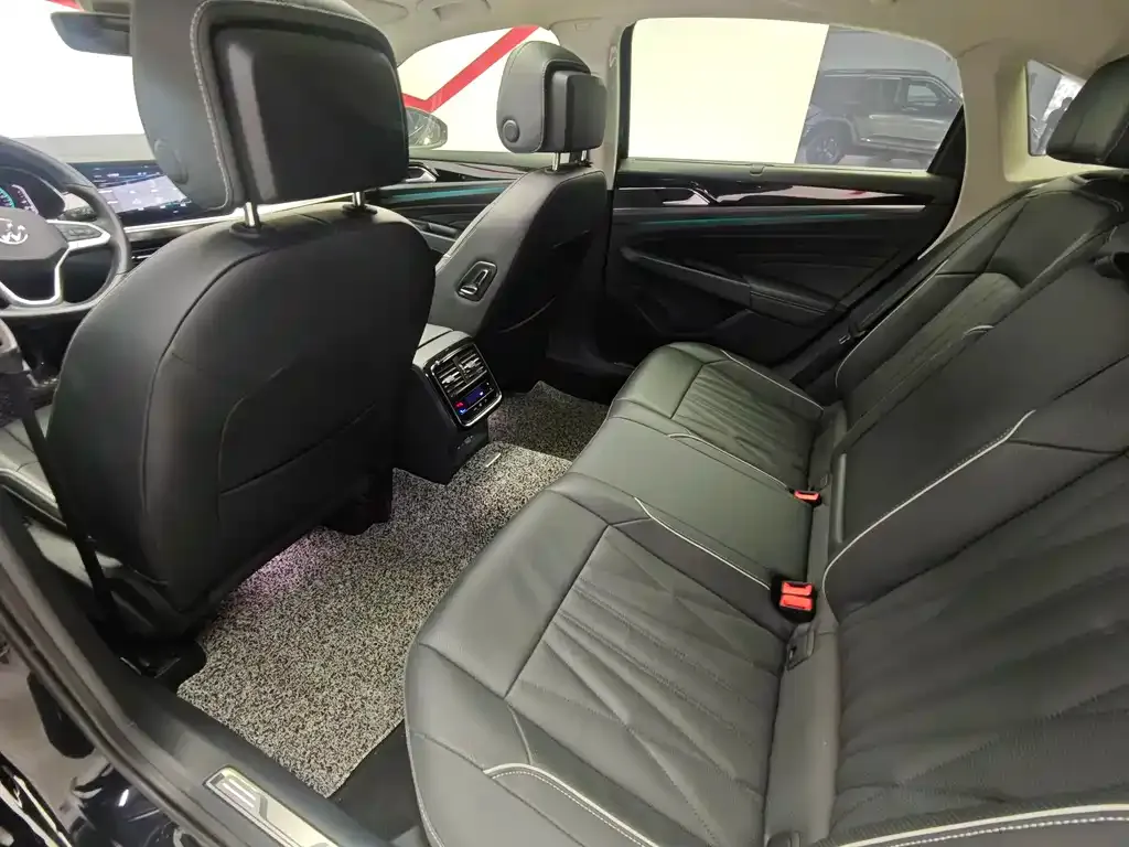 Volkswagen Passat 2021 из CN, фото 6