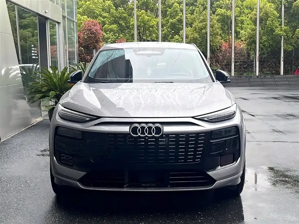 Audi Q6L e-tron — фото 10