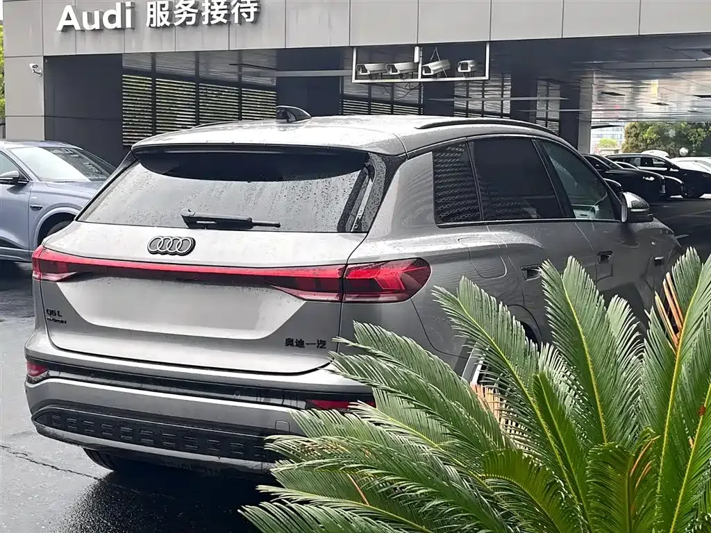 Audi Q6L e-tron — фото 8