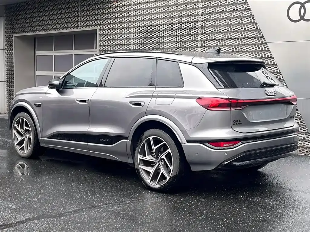 Audi Q6L e-tron — фото 7