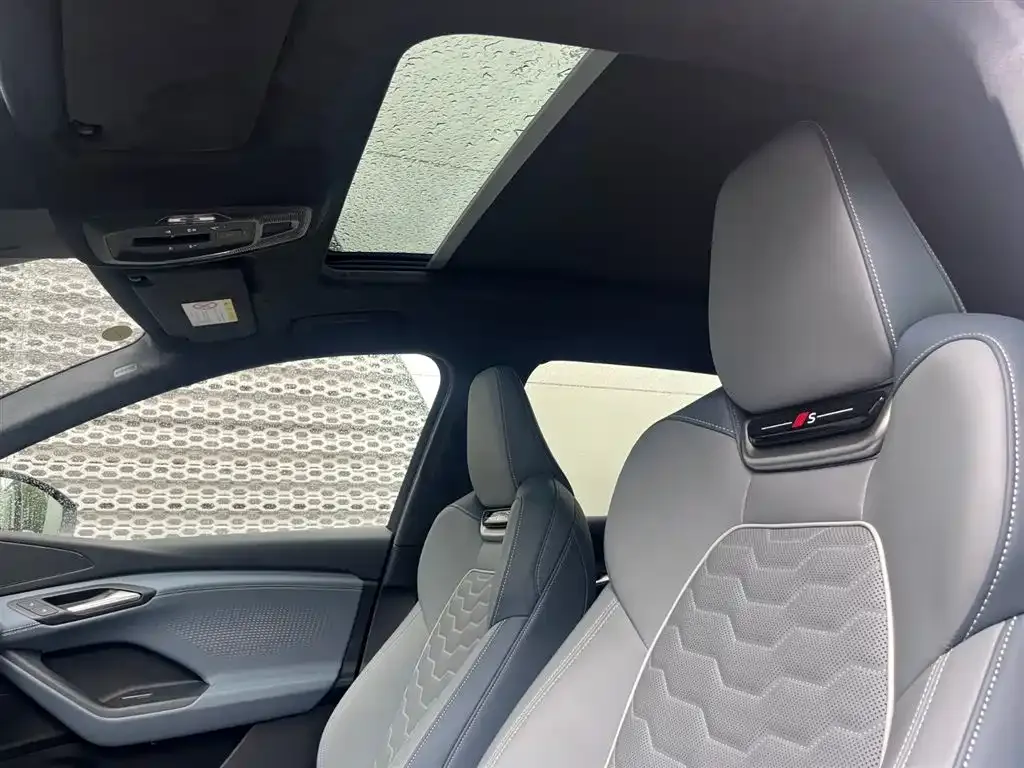 Audi Q6L e-tron — фото 2