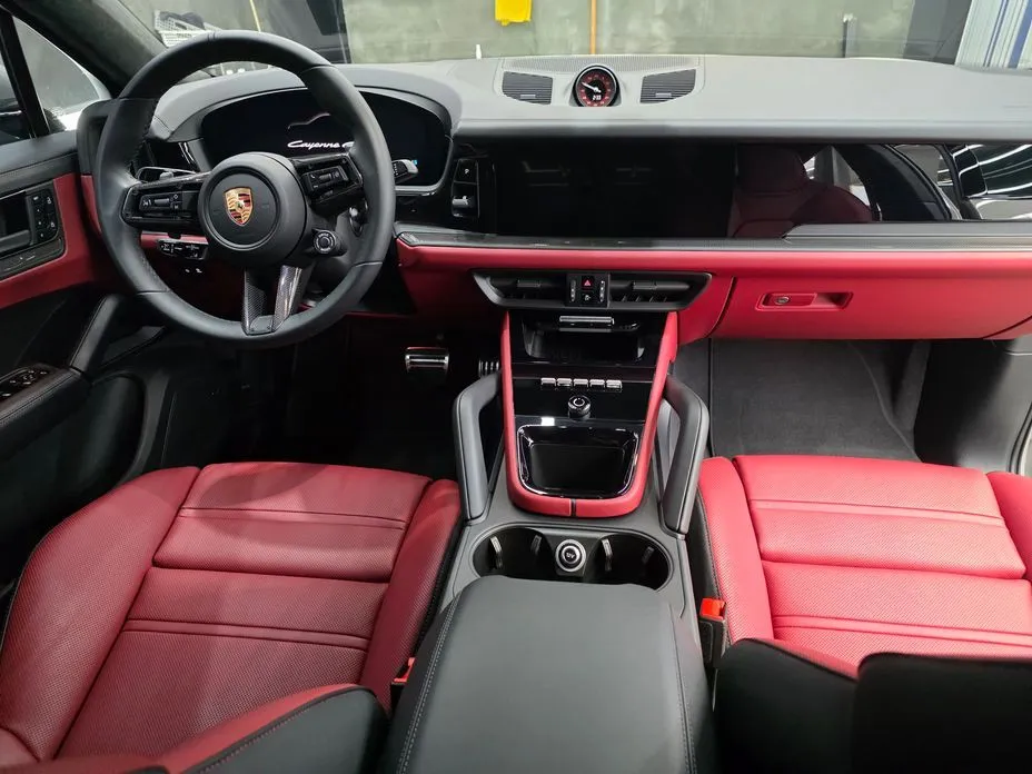 Porsche Cayenne 2025 из KR, фото 4