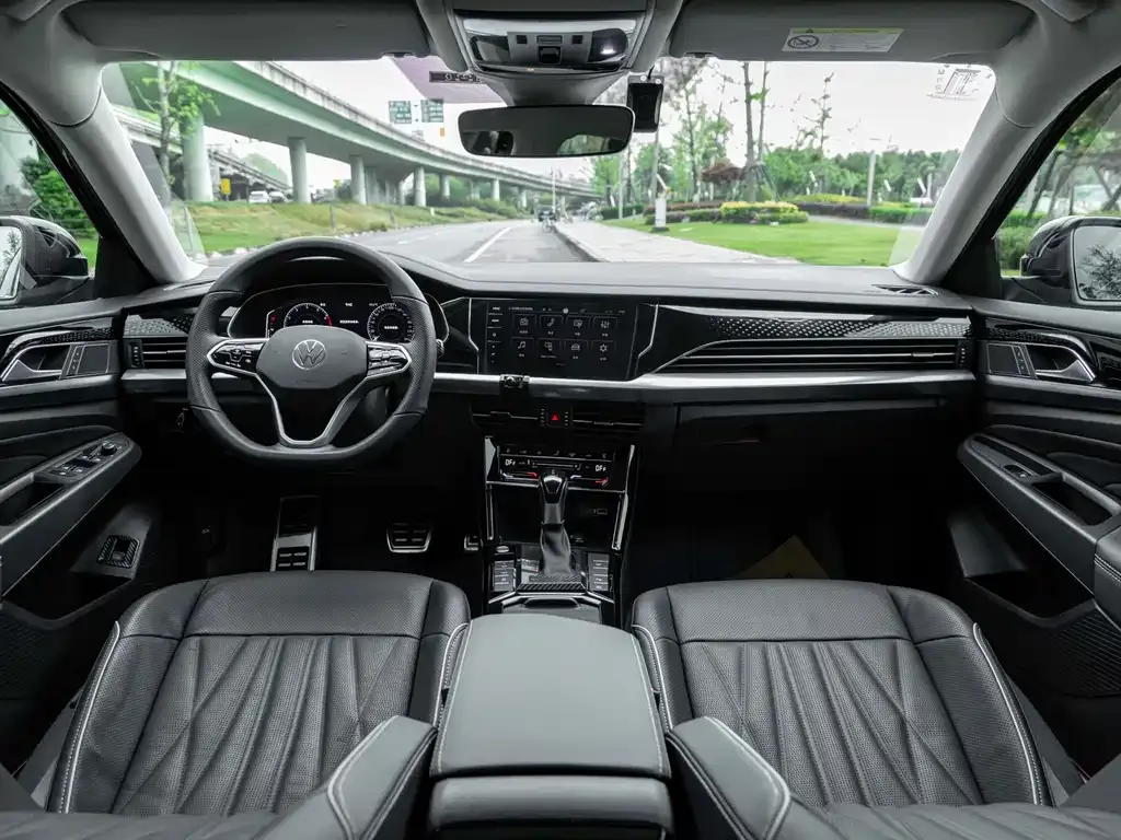 Volkswagen Passat 2022 из CN, фото 3