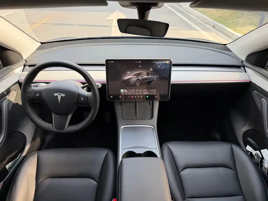 Tesla Model Y — фото 4