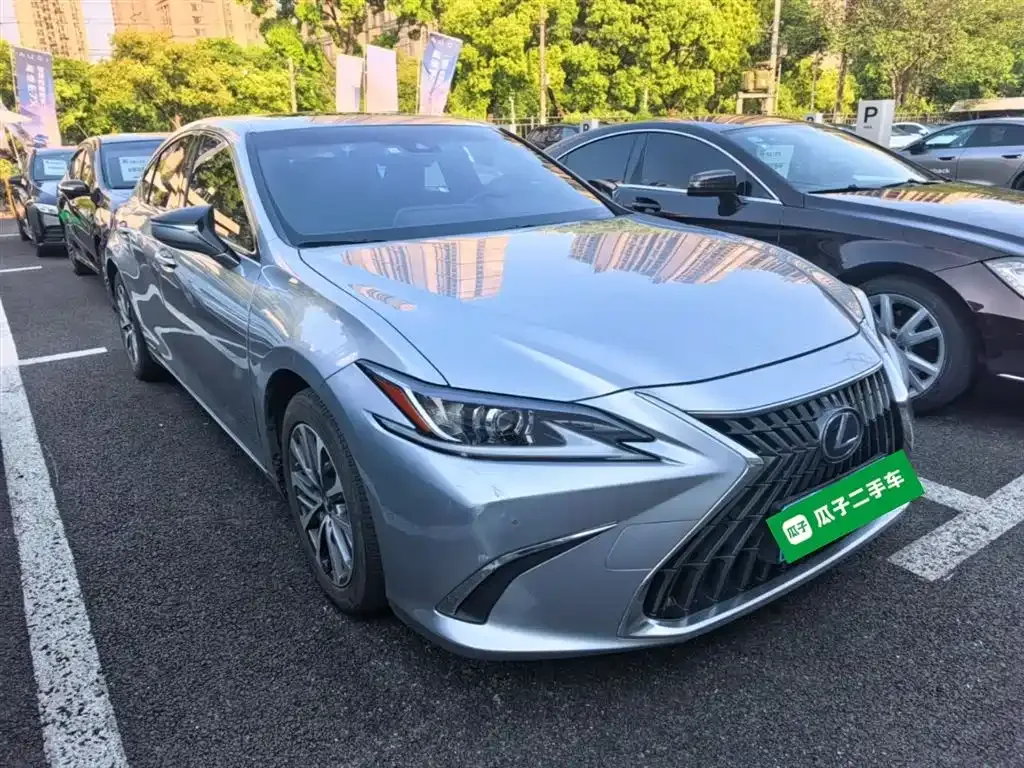 Lexus ES — фото 5