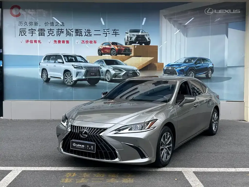 Lexus ES — фото 1