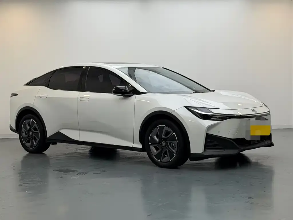 Toyota bZ3 2024 из CN, фото 3