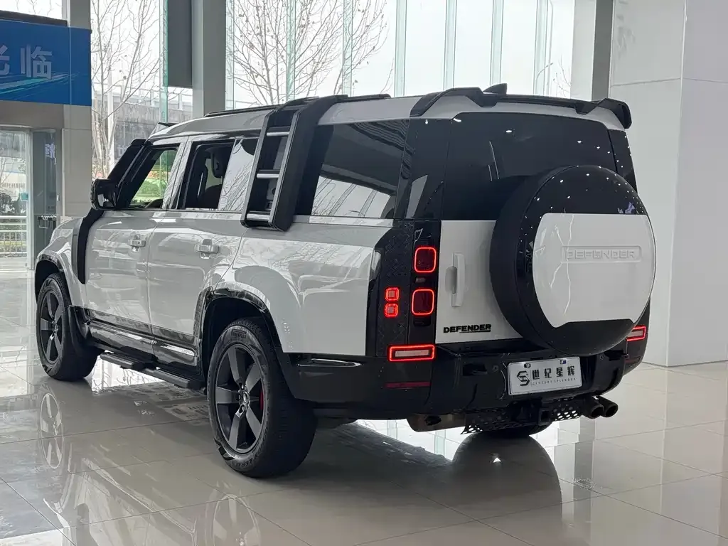 Land Rover Defender — фото 6