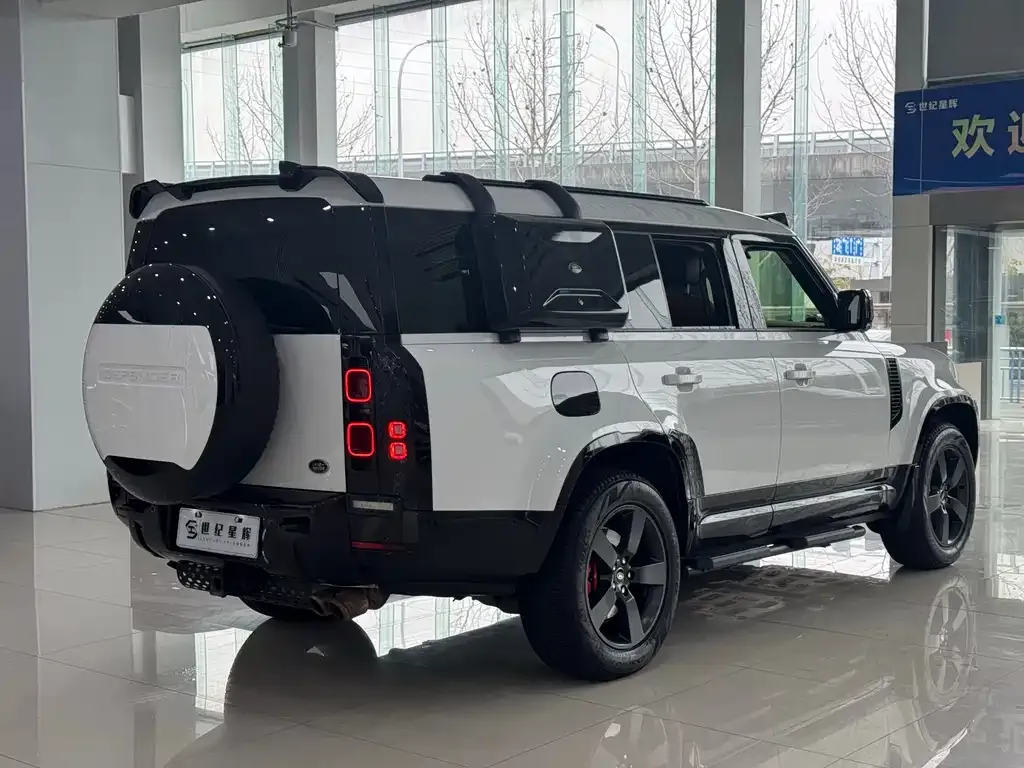 Land Rover Defender — фото 10