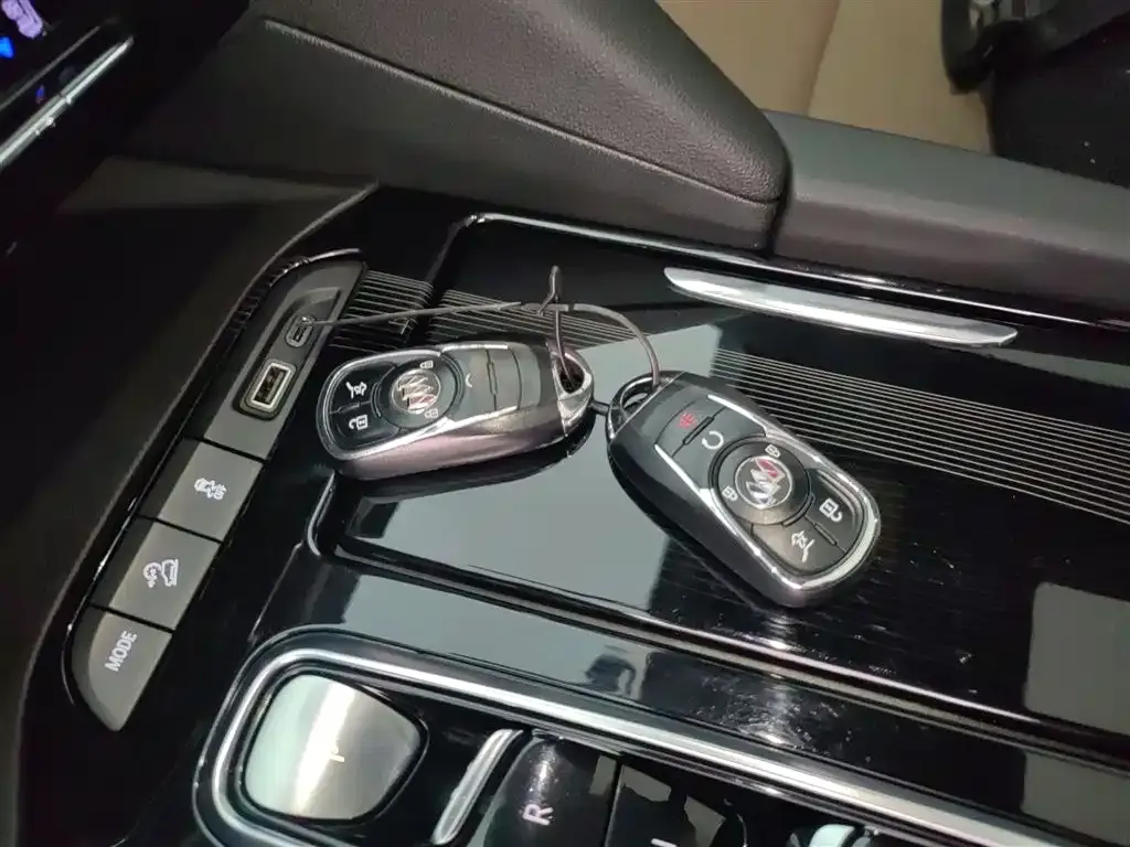 Buick Enclave — фото 10