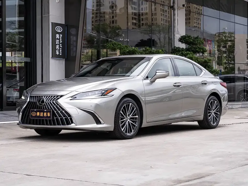Lexus ES — фото 1
