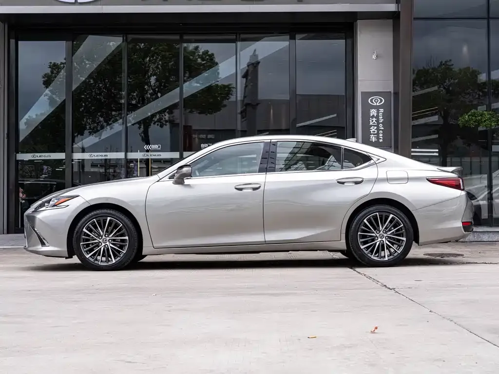 Lexus ES — фото 5
