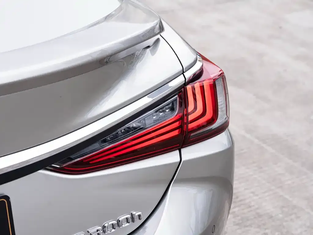 Lexus ES — фото 2