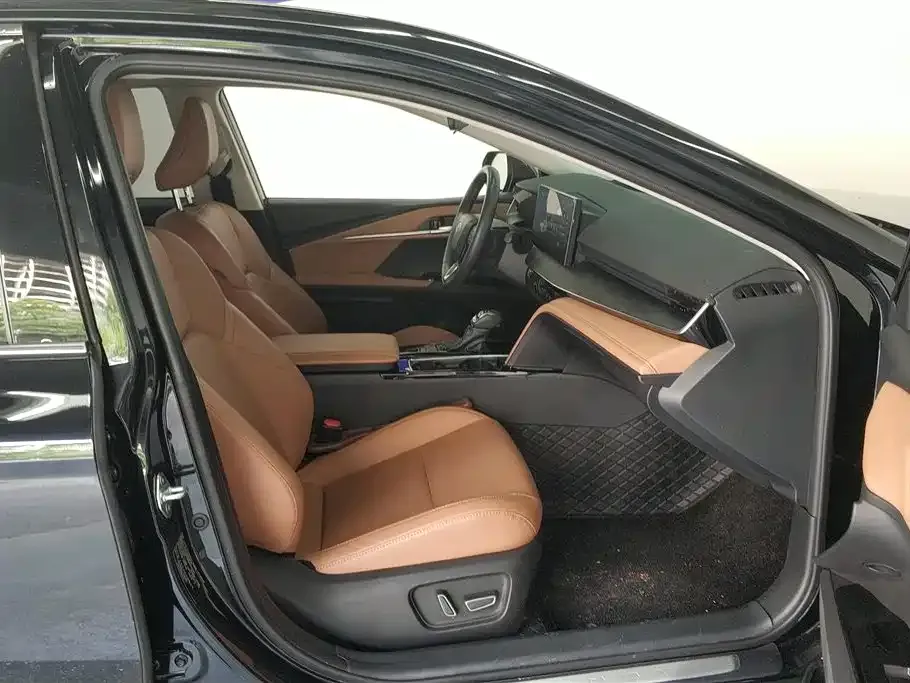 Toyota Camry 2024 из CN, фото 3