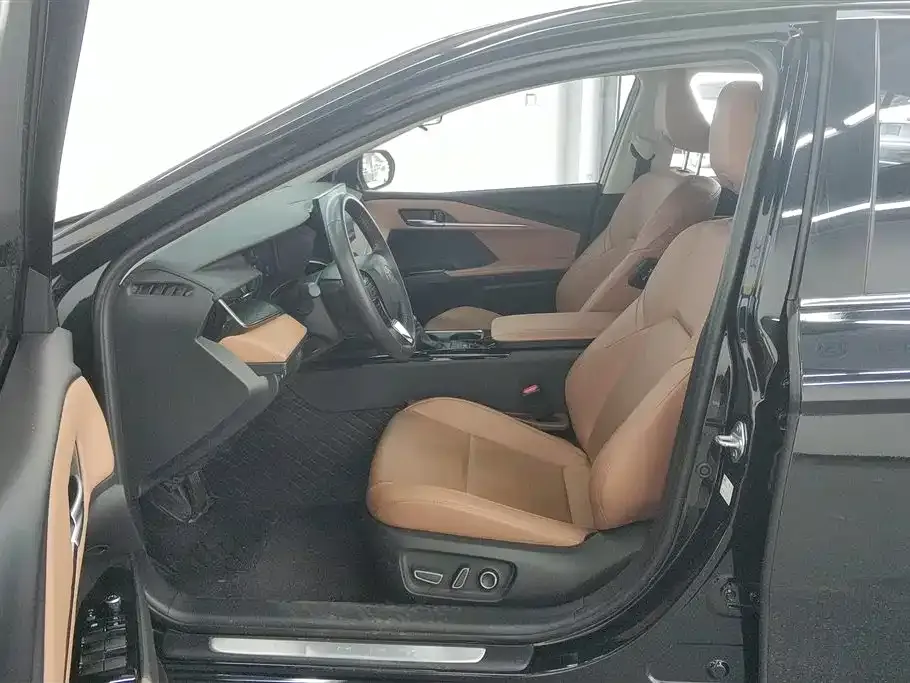 Toyota Camry 2024 из CN, фото 8