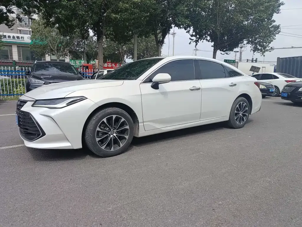 Toyota Avalon 2022 из CN, фото 1