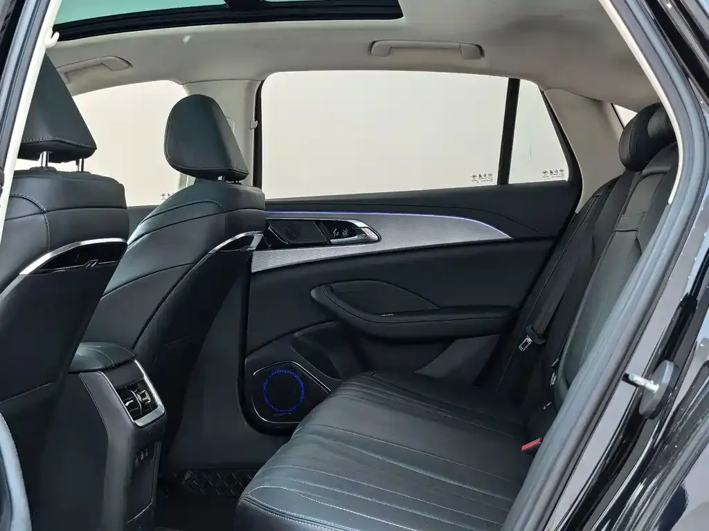 Hongqi H5 2024 из CN, фото 2