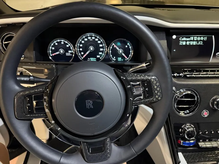 Rolls-Royce Cullinan 2023 из KR, фото 10