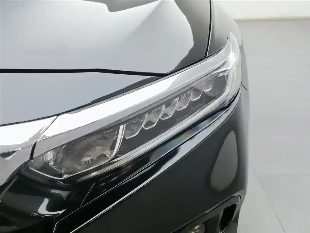 Honda Accord — фото 8