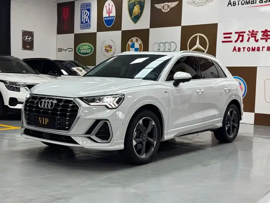 Audi Q3 — фото 1