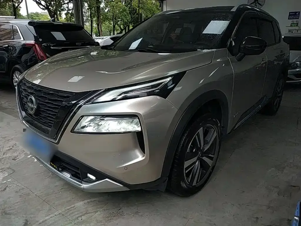 Nissan X-Trail — фото 1