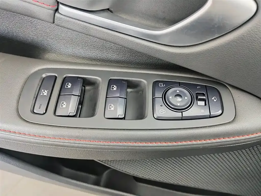 Hyundai Sonata — фото 4