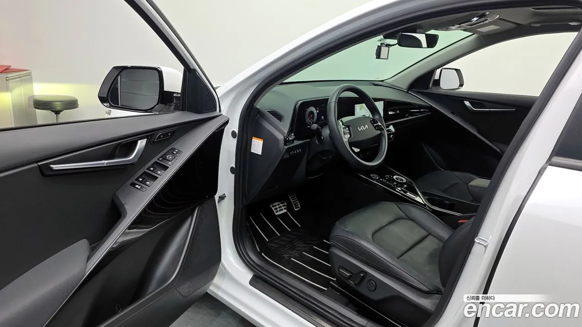Kia Niro — фото 10