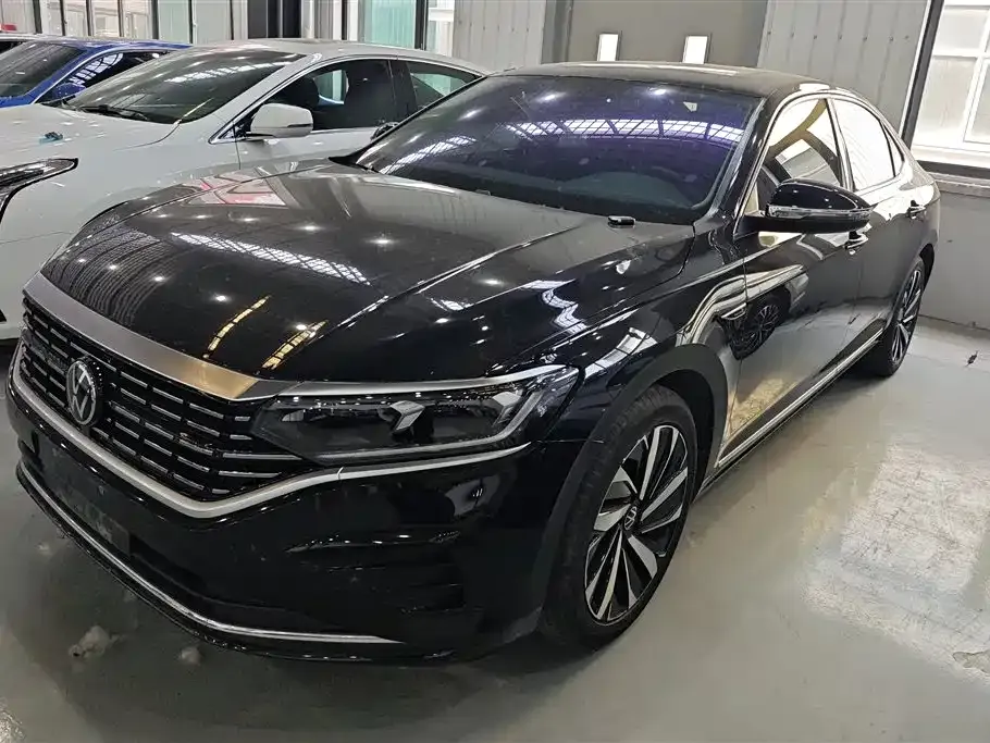 Volkswagen Passat — фото 1