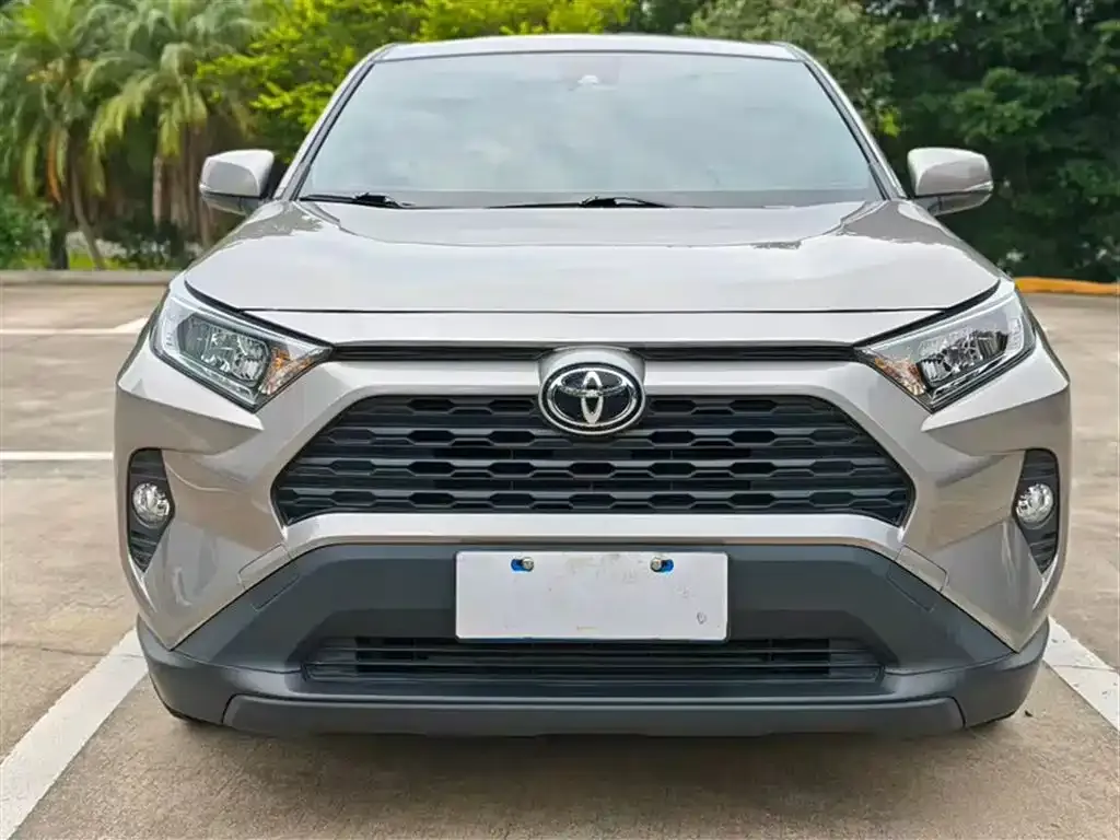 Toyota RAV4 — фото 9