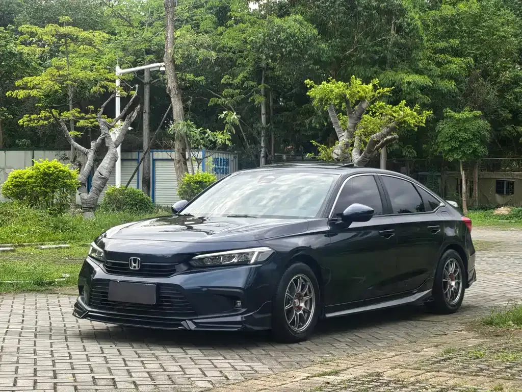 Honda Civic — фото 1