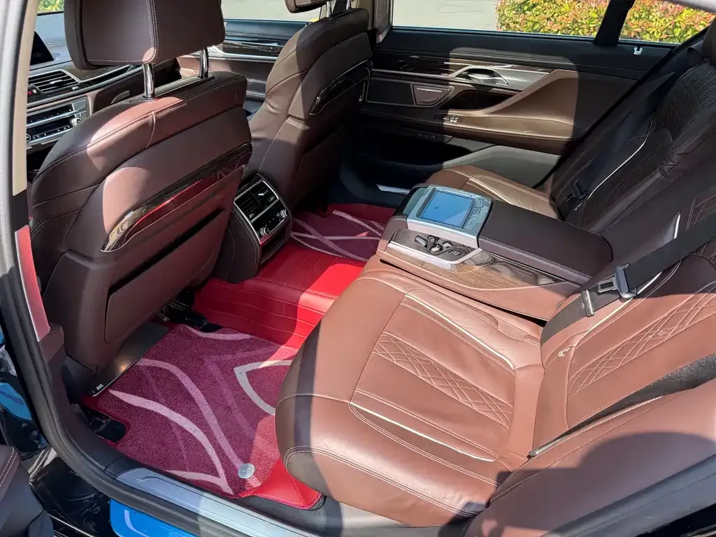 BMW 7 Series 2022 из CN, фото 3