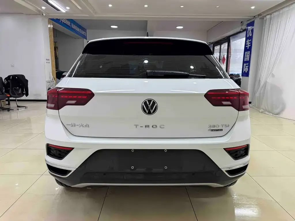 Volkswagen T-Roc — фото 2