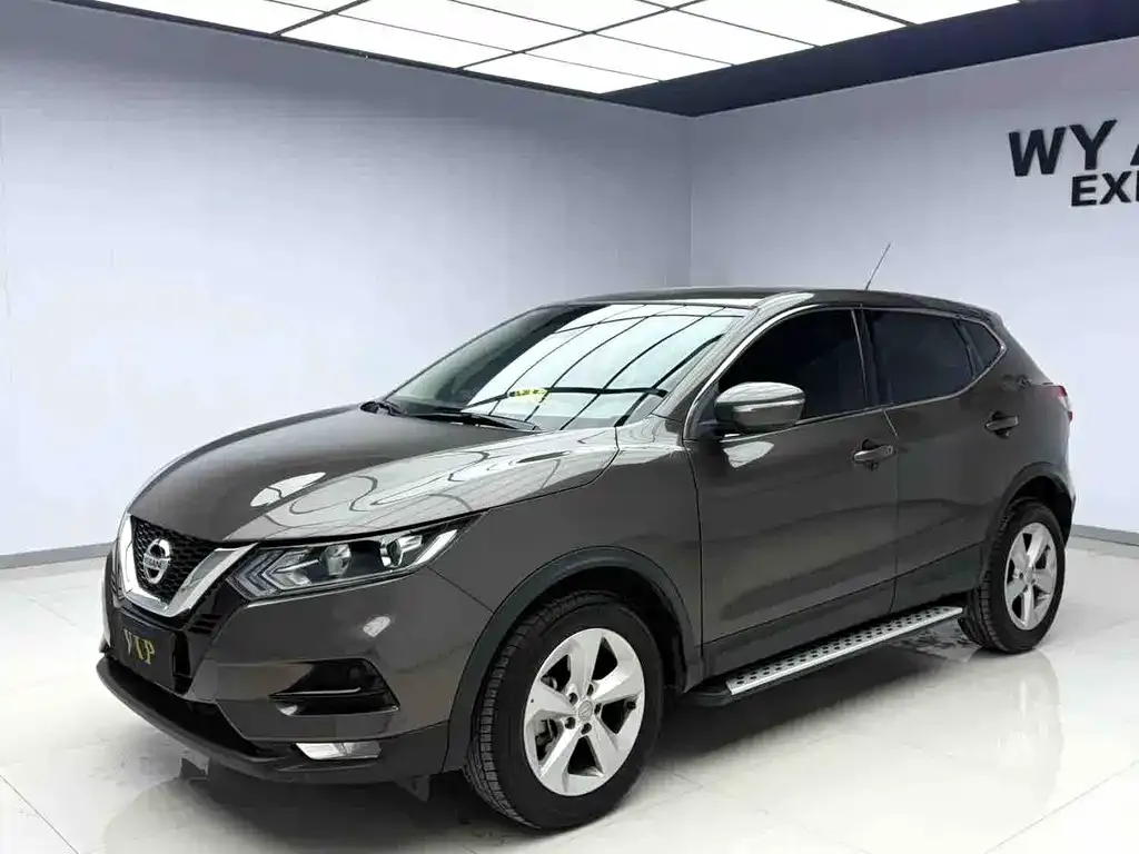 Nissan Qashqai — фото 1