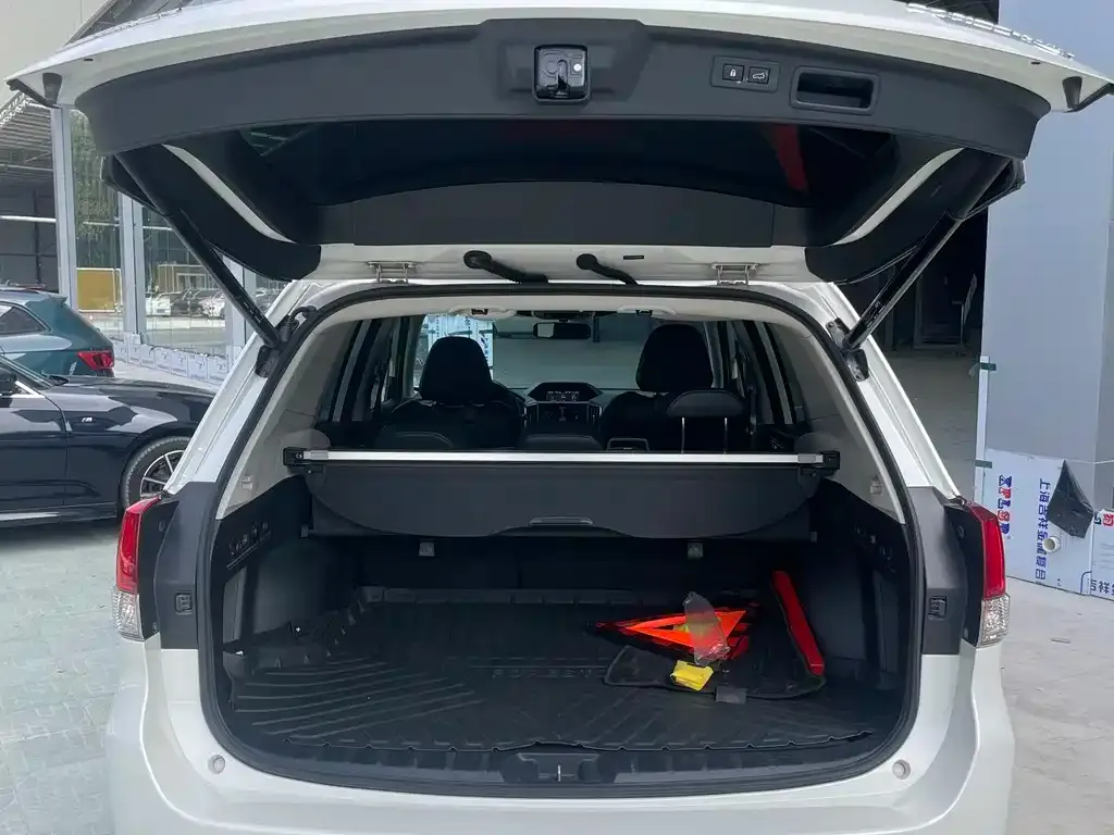 Subaru Forester — фото 3