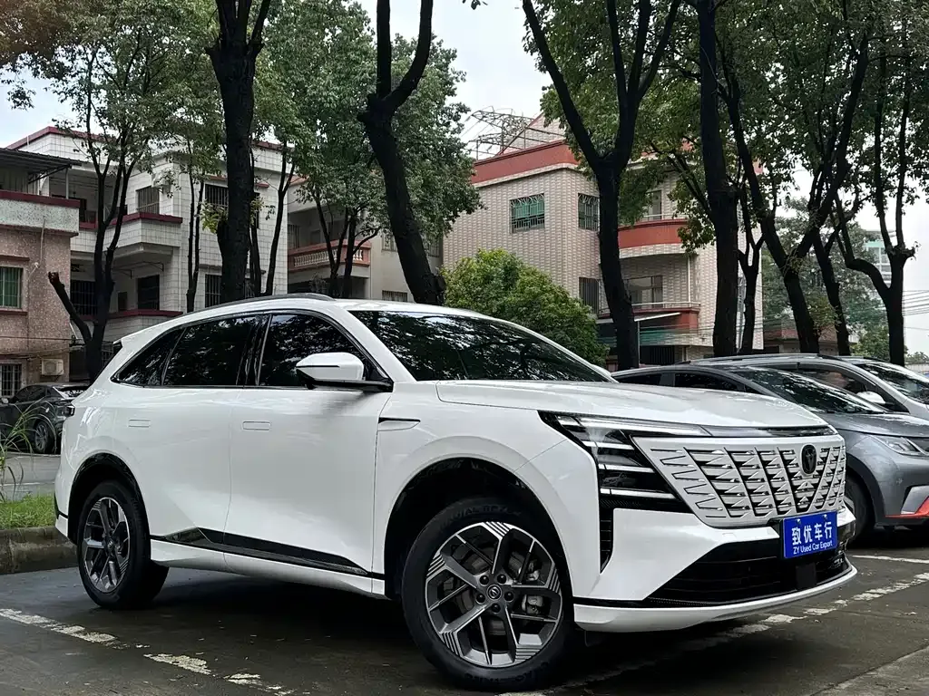 Changan CS75PLUS — фото 9