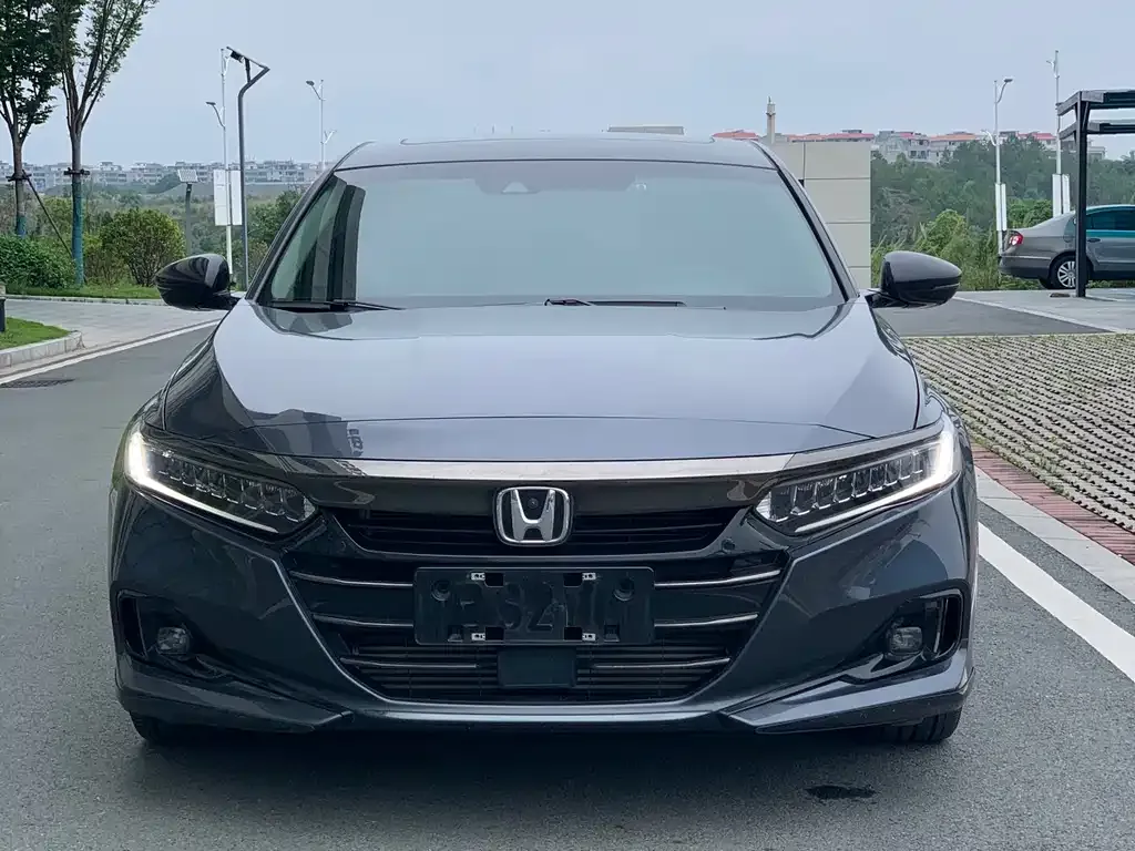 Honda Accord — фото 8
