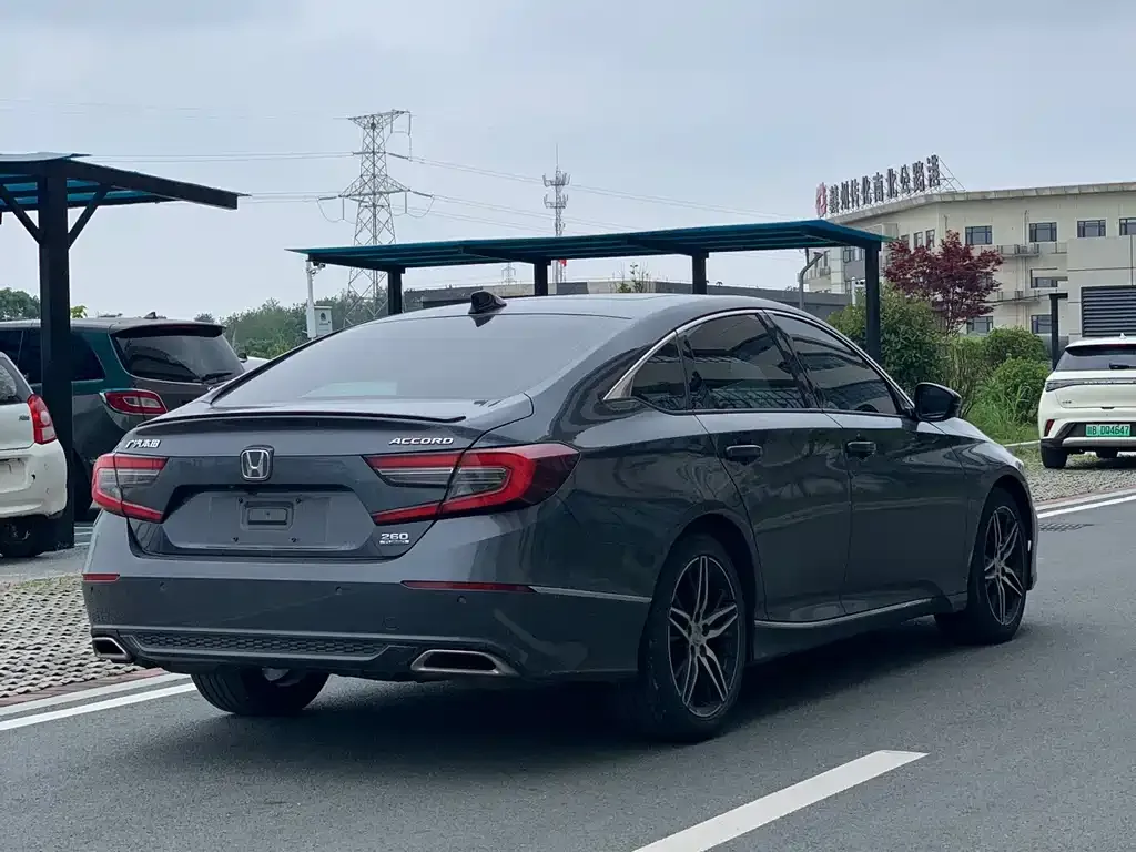Honda Accord — фото 6