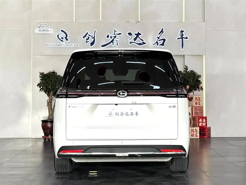 GAC Motor 传祺E8 PHEV — фото 6