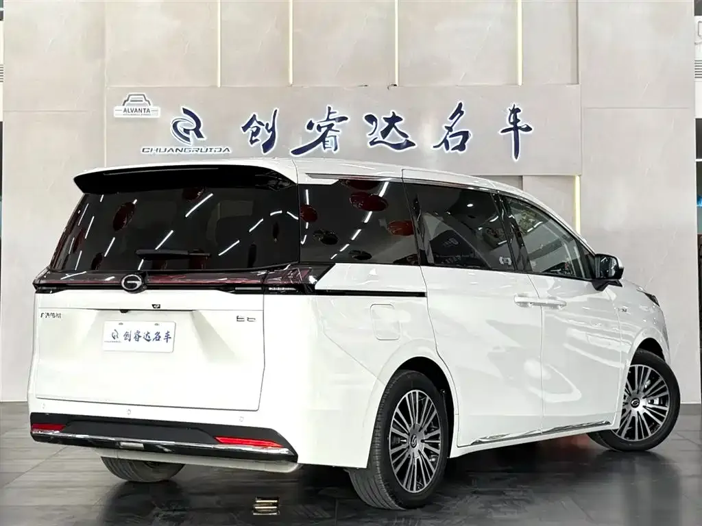GAC Motor 传祺E8 PHEV — фото 7