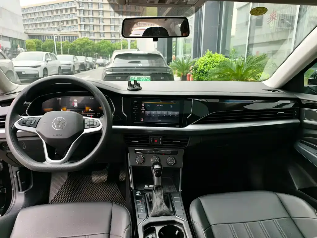 Volkswagen Passat 2025 из CN, фото 3