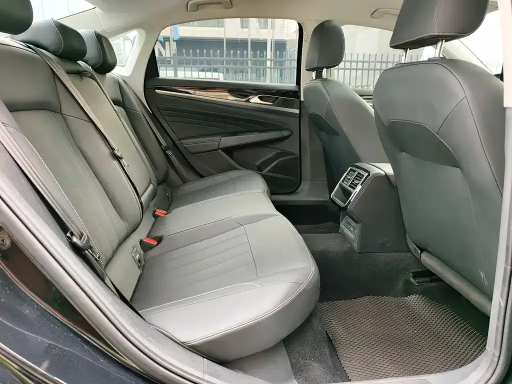 Volkswagen Passat 2025 из CN, фото 6
