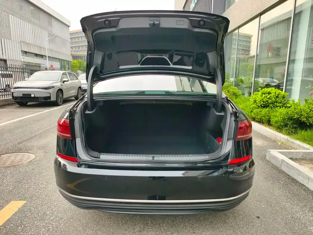 Volkswagen Passat 2025 из CN, фото 5