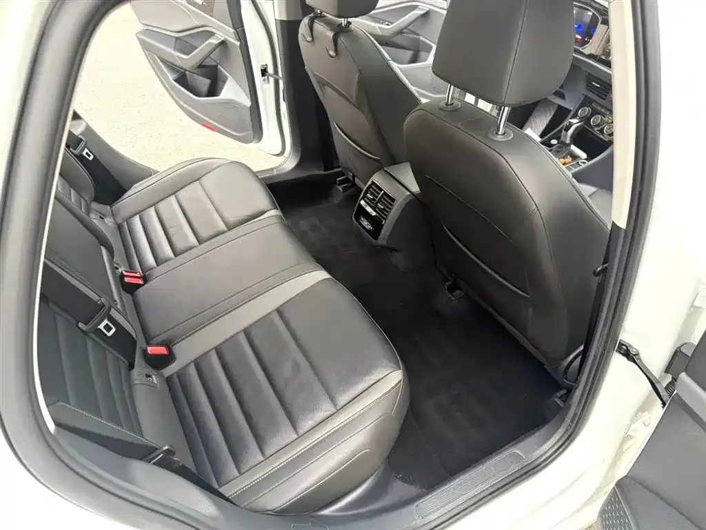 Volkswagen Sagitar 2021 из CN, фото 3