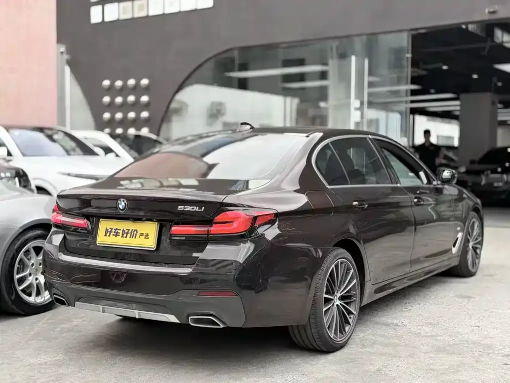 BMW 5 Series — фото 10